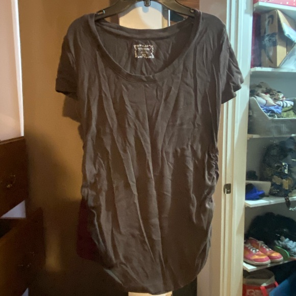 🌺 3/$15 Brown Maternity Short Sleeve Top - Picture 1 of 3